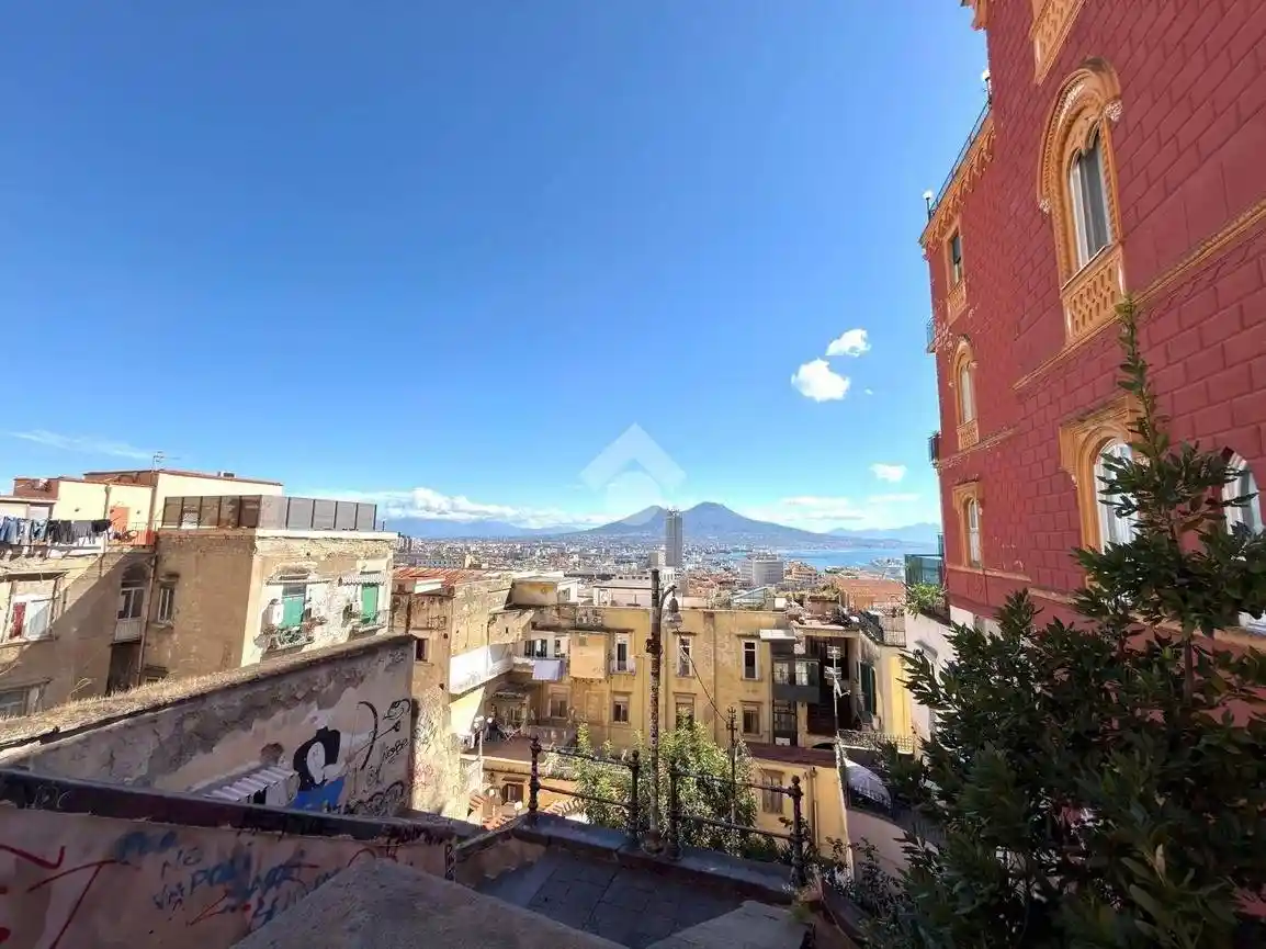 Appartamento in vendita a Napoli
