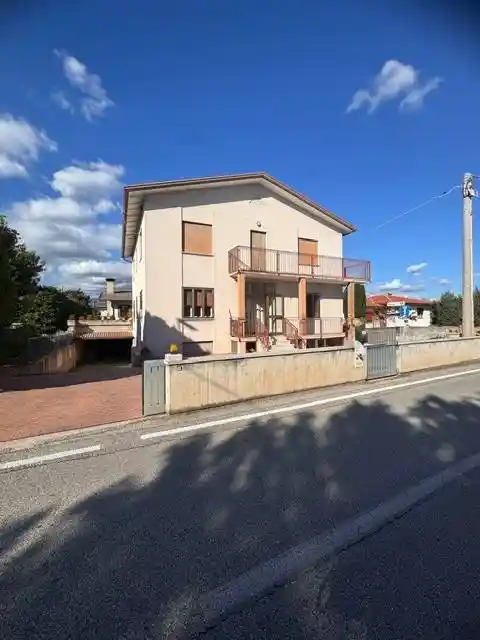 Villa in vendita a Rosà