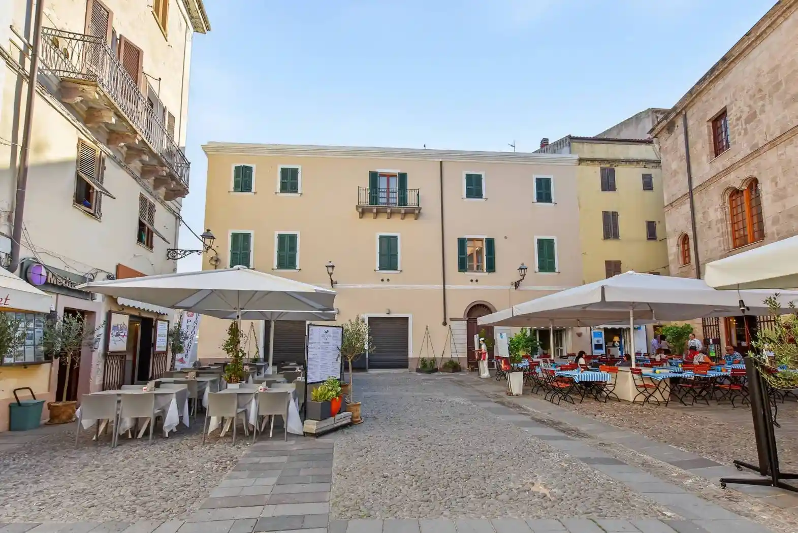 Palazzo - Edificio in vendita a Alghero