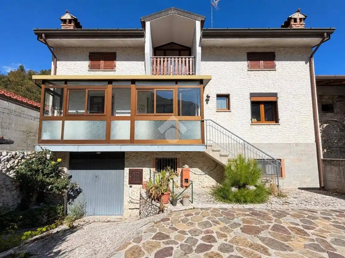 Casa indipendente in vendita a Trasaghis