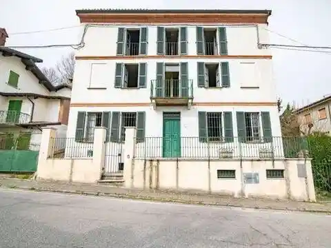 Appartamento in vendita a Castana