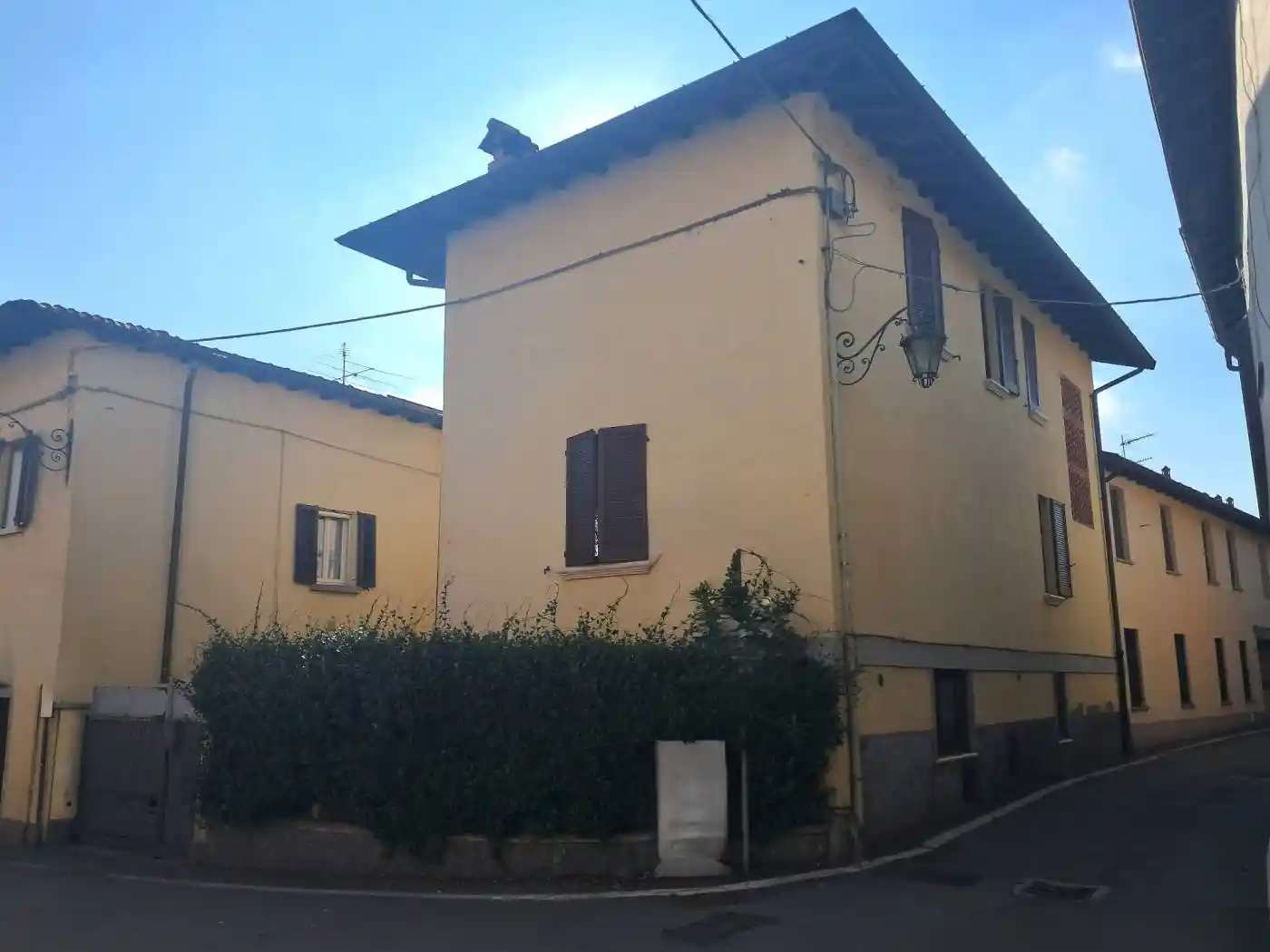 Casa indipendente in vendita a Cazzago Brabbia
