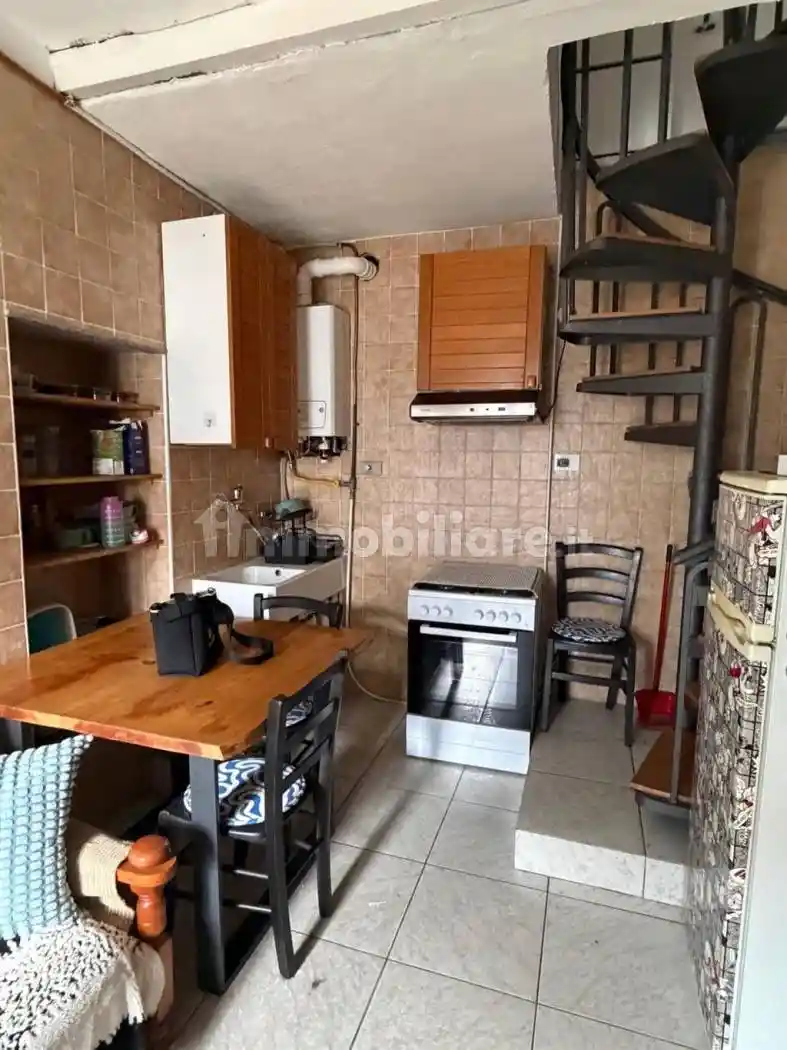 Casa indipendente in affitto a Travedona-Monate