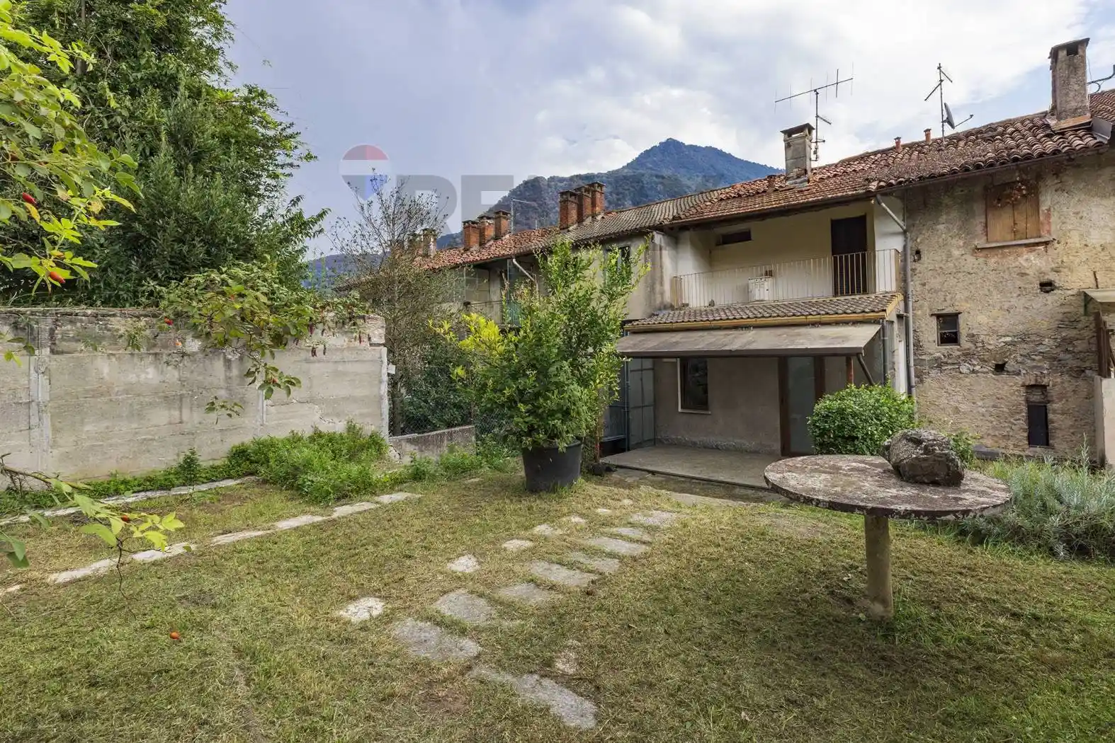 Appartamento in vendita a Laveno-Mombello