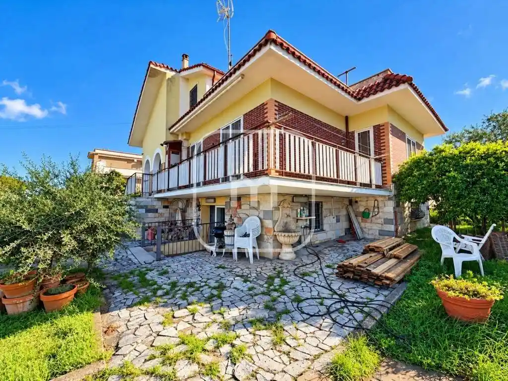 Villa in vendita a Zagarolo