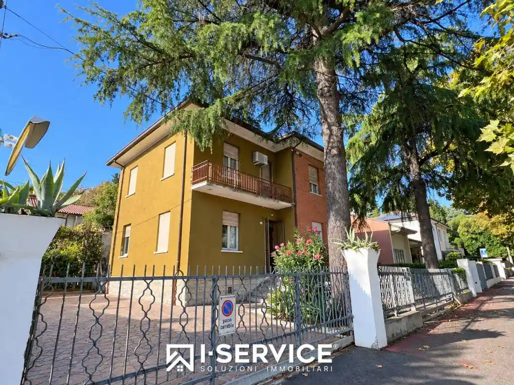 Casa indipendente in vendita a Cesena