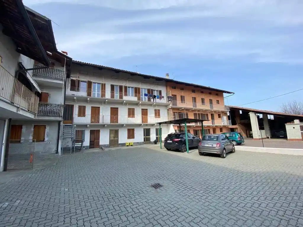 Appartamento in affitto a Salerano Canavese