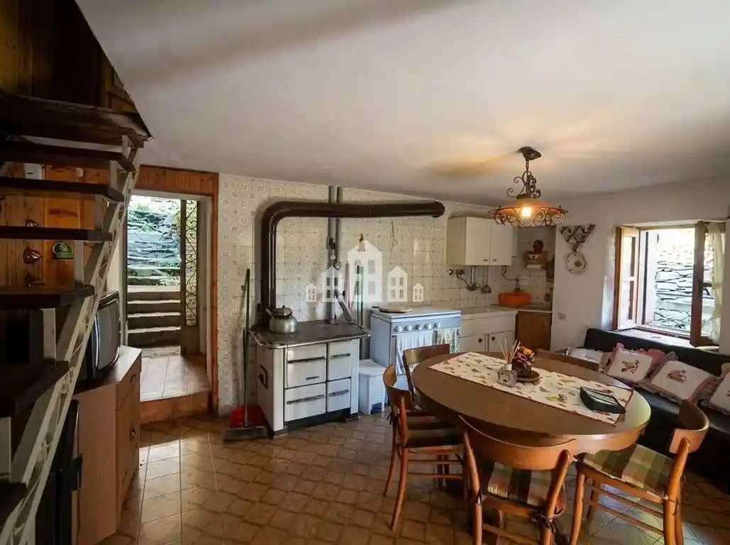 Casa indipendente in vendita a Ronco Canavese