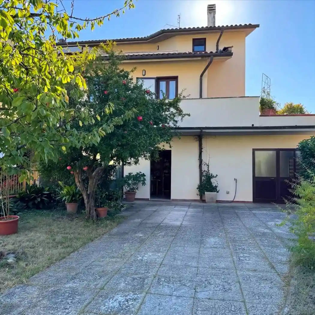 Villetta a schiera in vendita a Carmignano