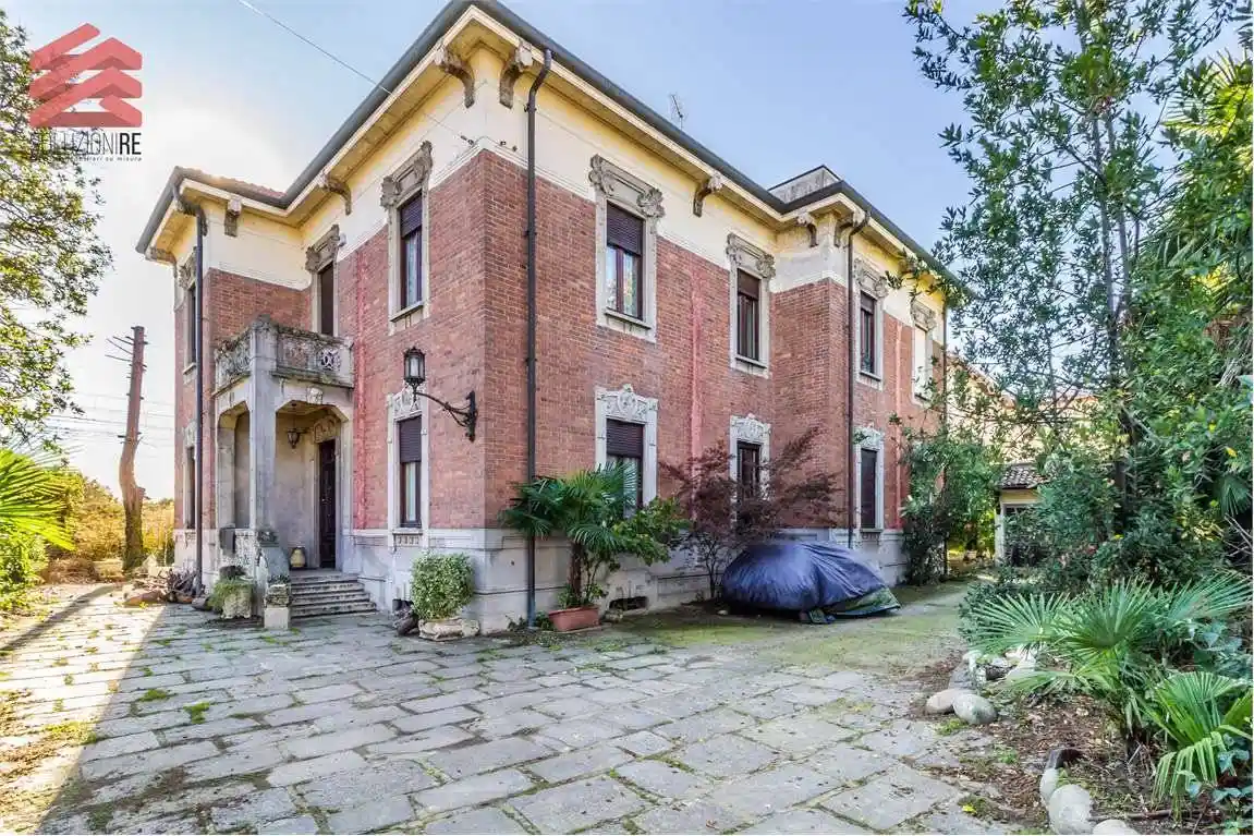 Villa in vendita a Trecate