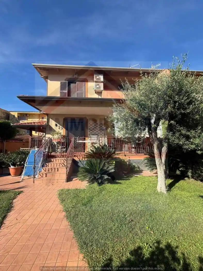Villa in vendita a Giugliano in Campania
