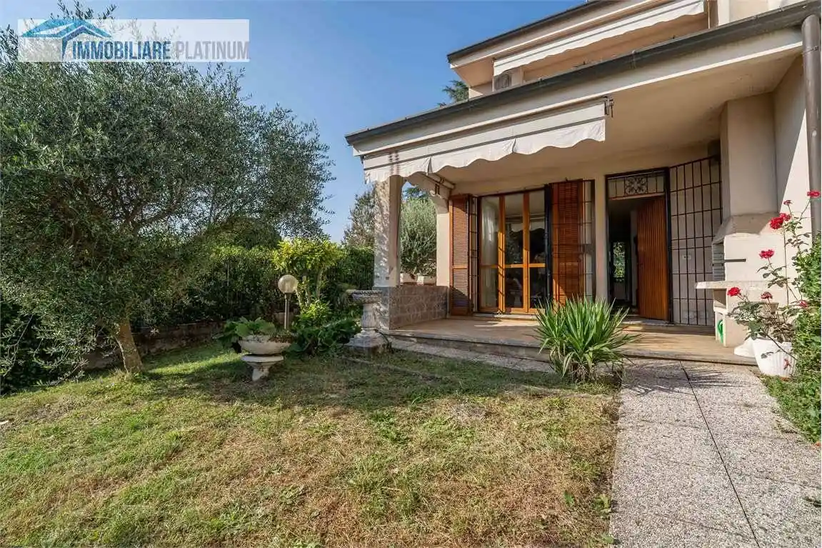 Villa in vendita a Triuggio