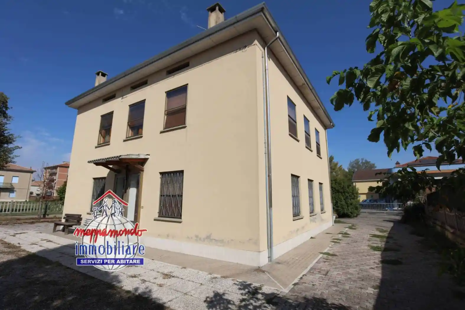 Villa in vendita a Cento
