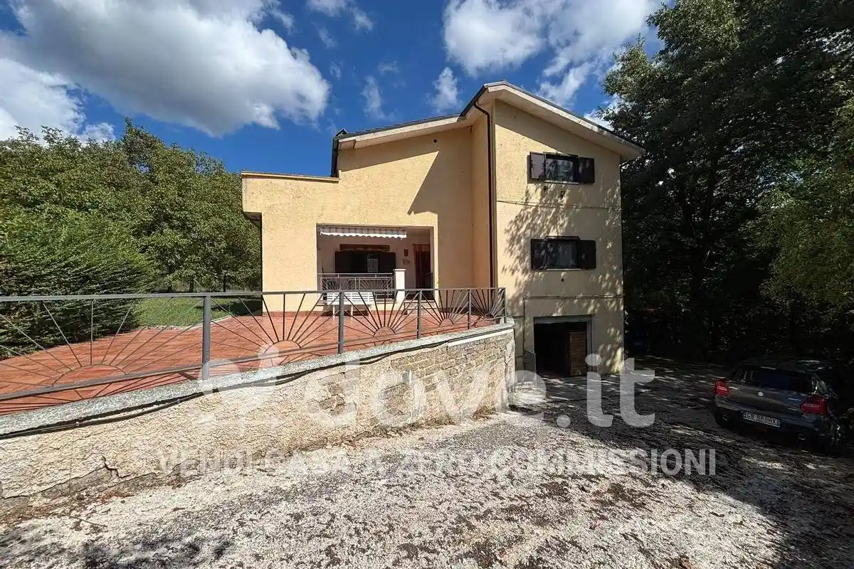 Villa in vendita a Leonessa