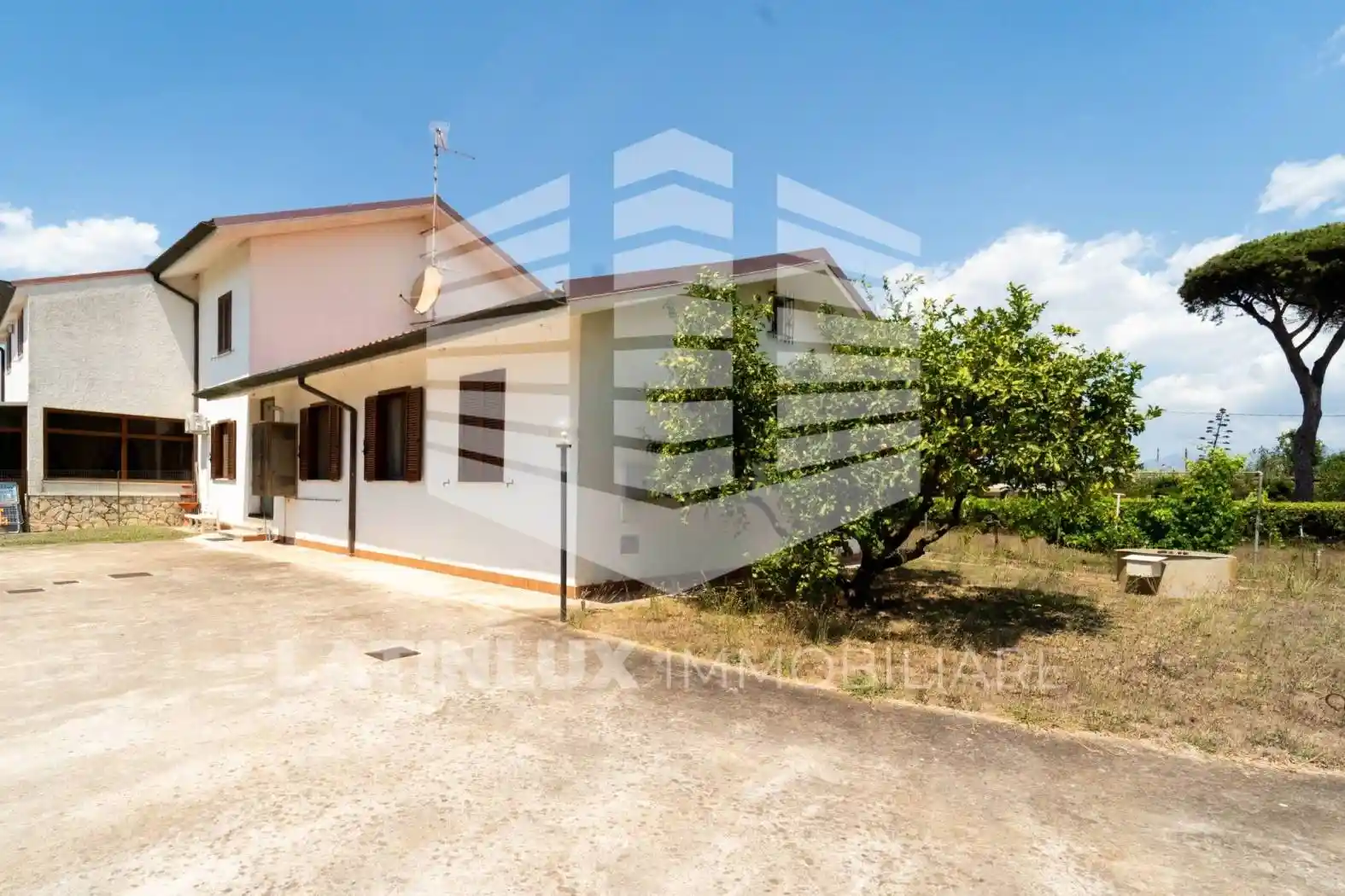 Villa in vendita a Latina
