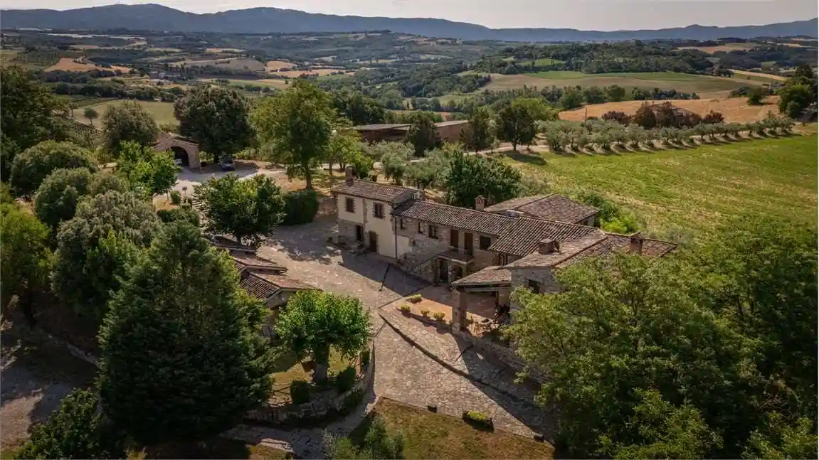 Rustico - Casale in vendita a Todi