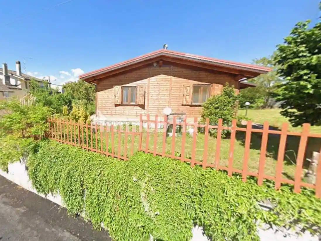 Villa in vendita a Pizzoli