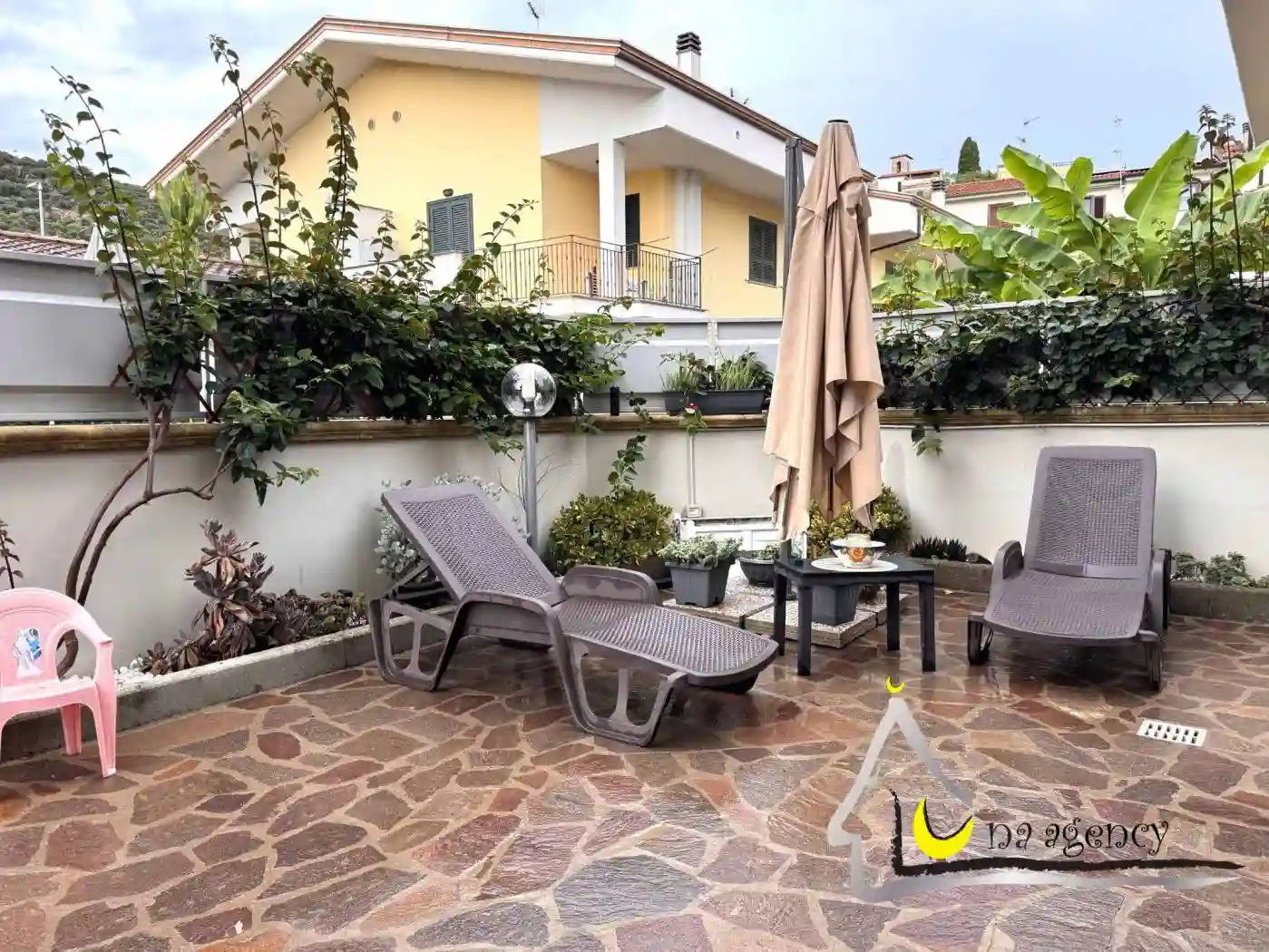 Villa - foto 2