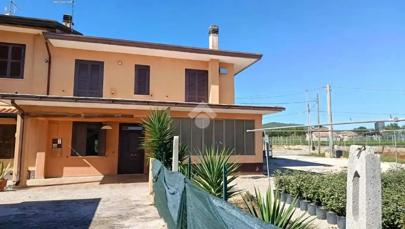 Casa indipendente in vendita a Alatri