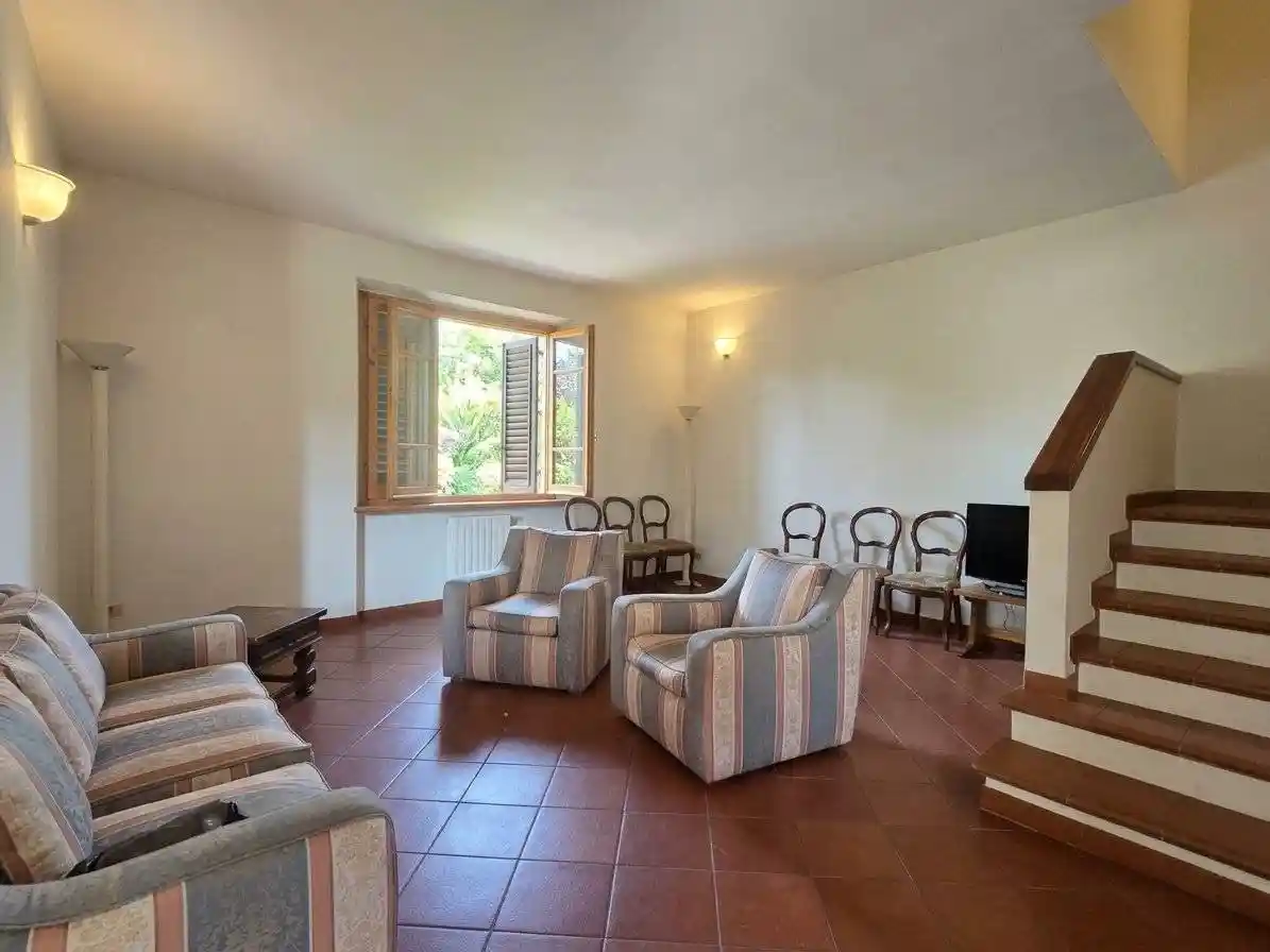 Casa indipendente in vendita a Prato