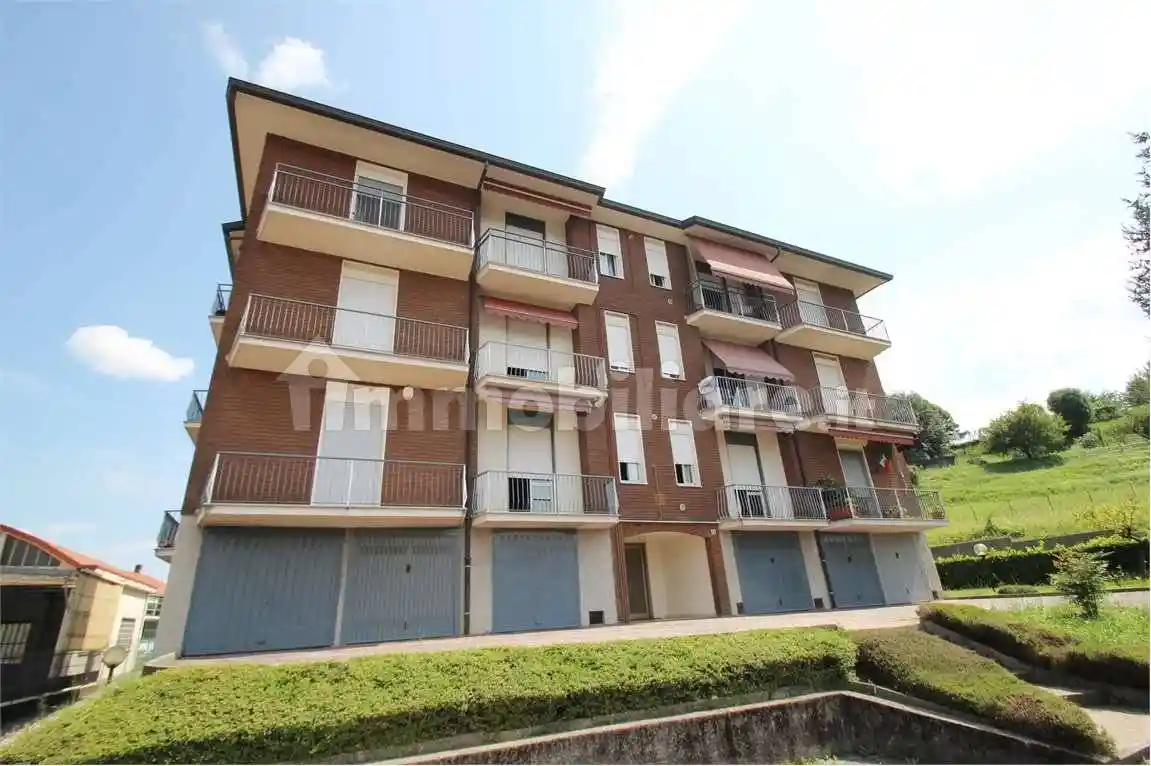Appartamento in affitto a Nibionno