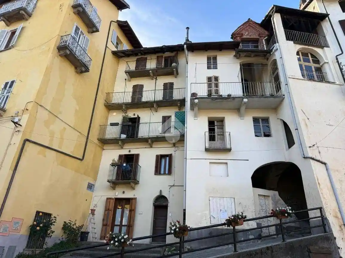 Casa indipendente in vendita a Lanzo Torinese