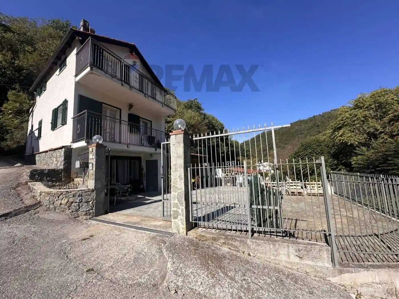 Casa indipendente in vendita a Savona