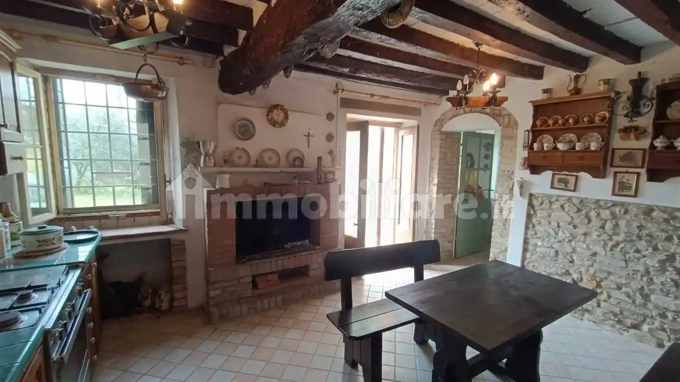 Rustico - Casale in vendita a Gropparello