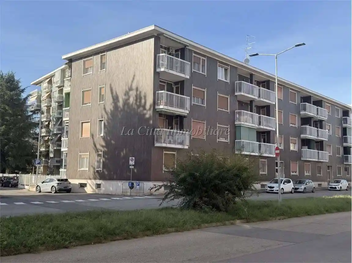 Appartamento in vendita a Novara