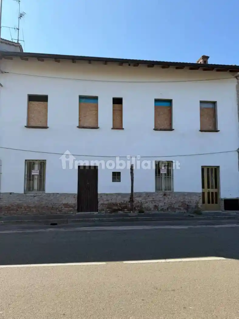 Casa indipendente in vendita a Dorno