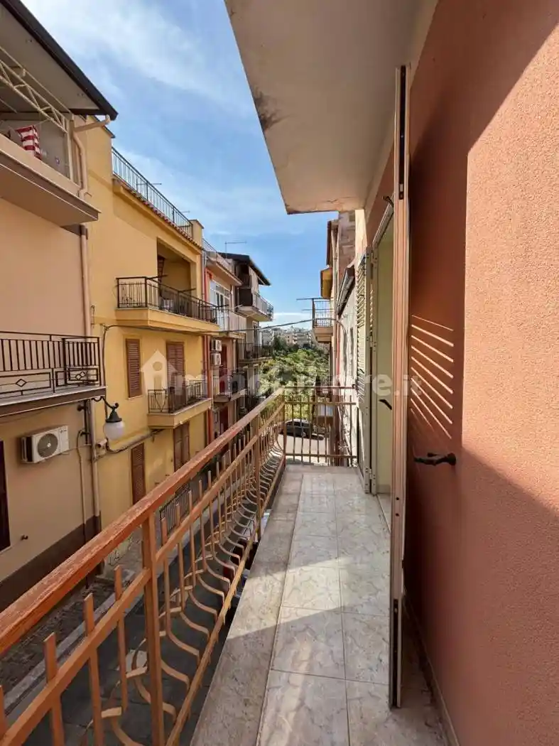 Palazzo - Edificio in vendita a Casteldaccia