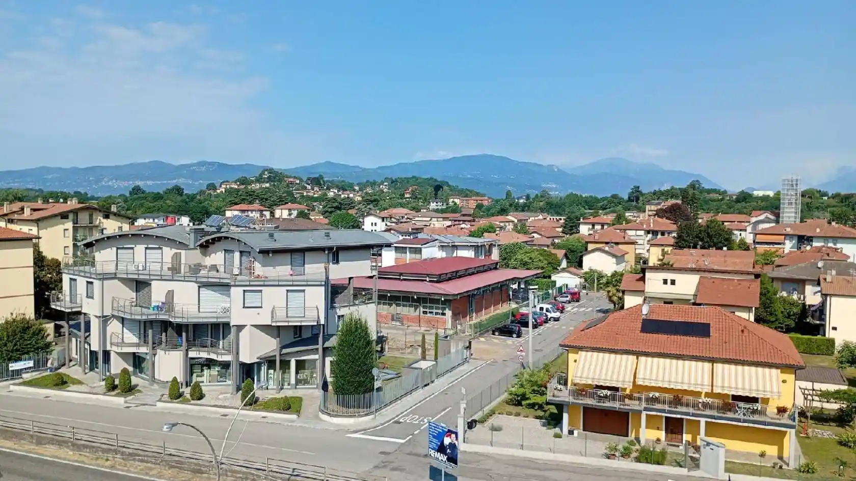 Palazzo - Edificio in vendita a Besozzo