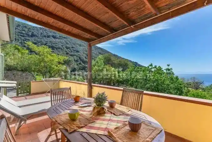 Appartamento in vendita a Marciana