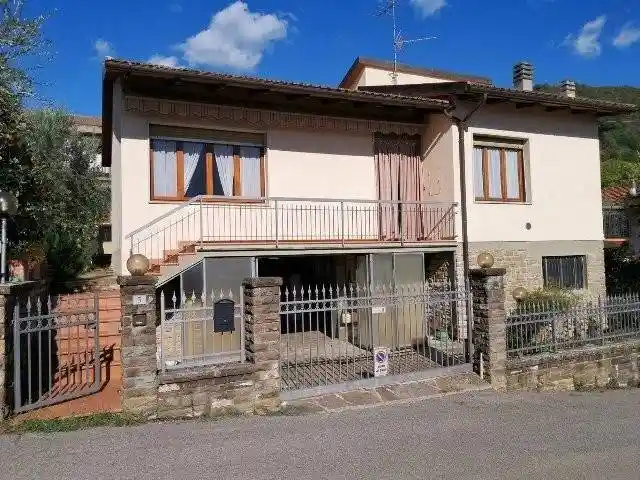 Villetta a schiera in vendita a Pelago