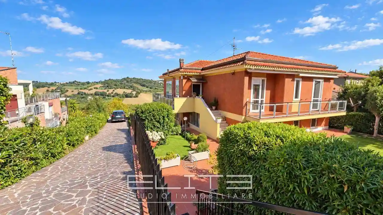 Villa - foto 2