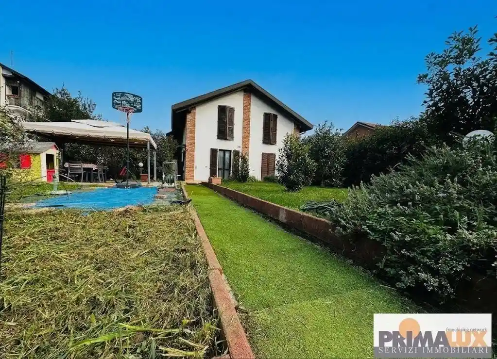 Casa indipendente in vendita a Cesano Maderno
