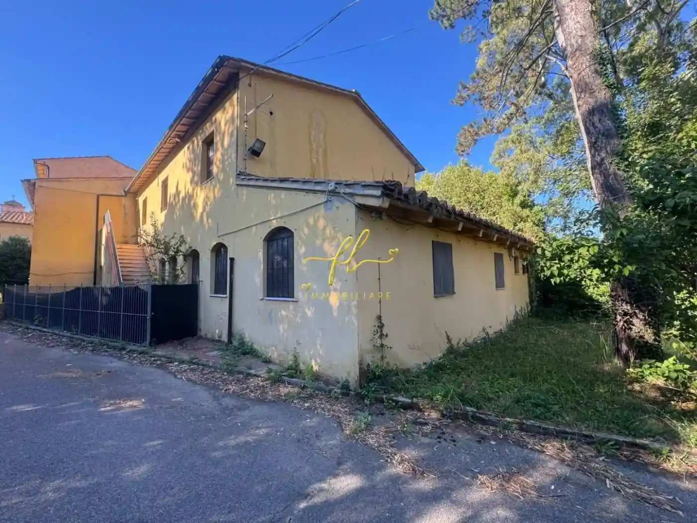Palazzo - Edificio in vendita a Fauglia