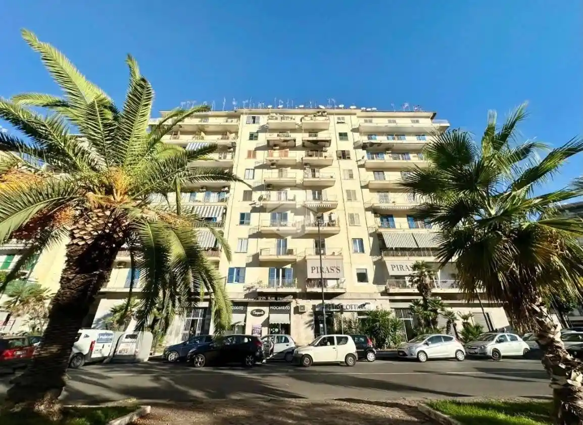 Appartamento in vendita a Napoli