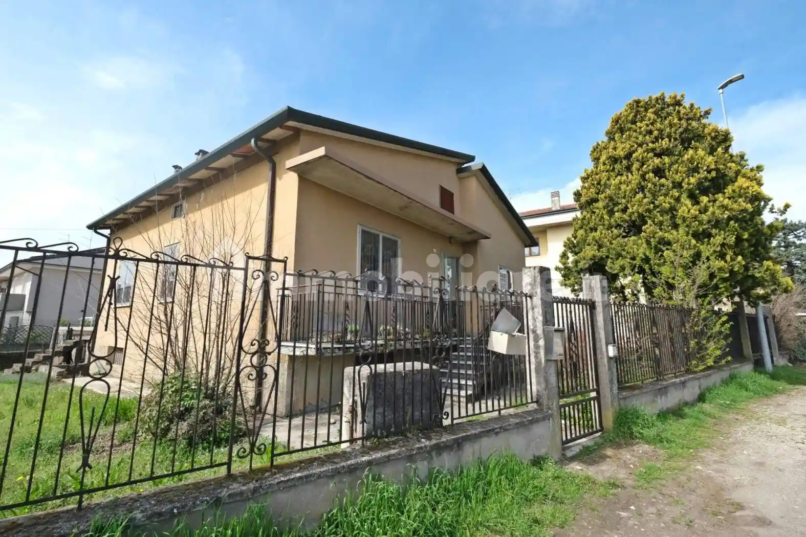 Villa in vendita a Villafranca di Verona