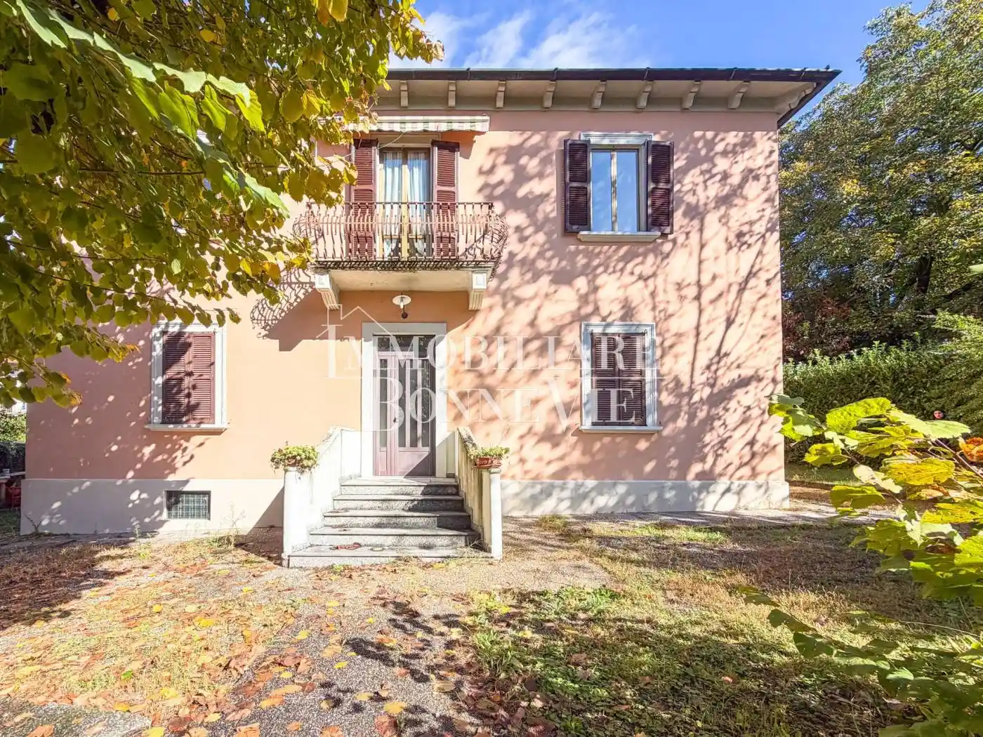Villa in vendita a Malnate
