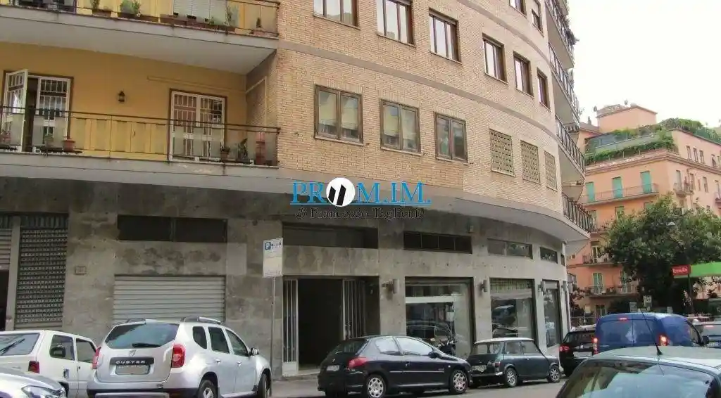 Appartamento in vendita a Napoli