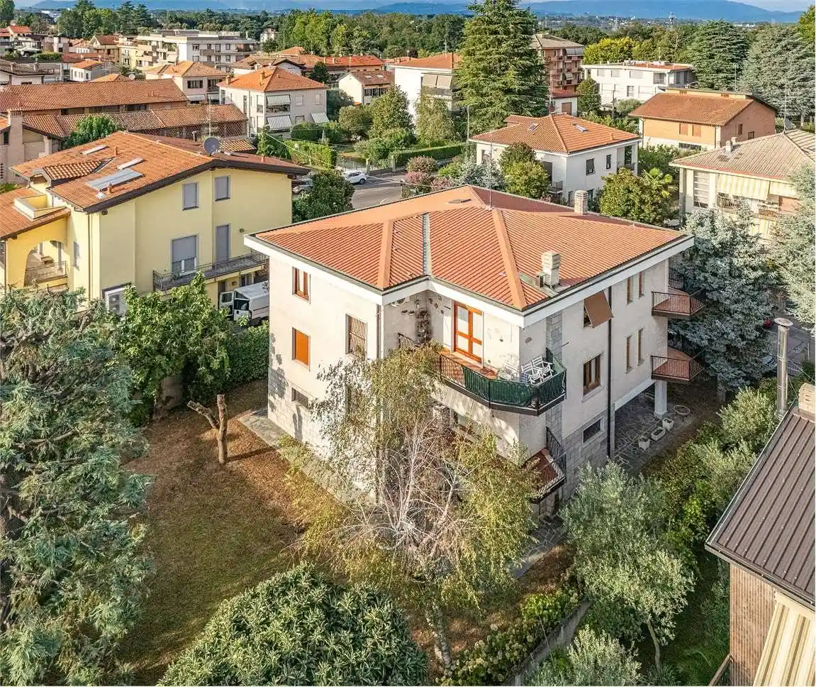 Villa in vendita a Biassono