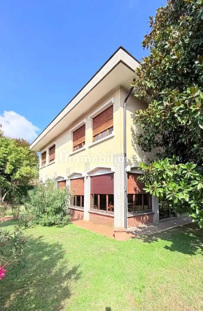 Villa in vendita a Trezzano sul Naviglio