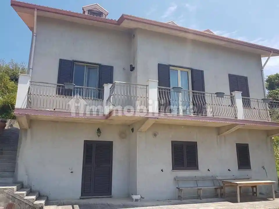 Villa in vendita a San Fratello