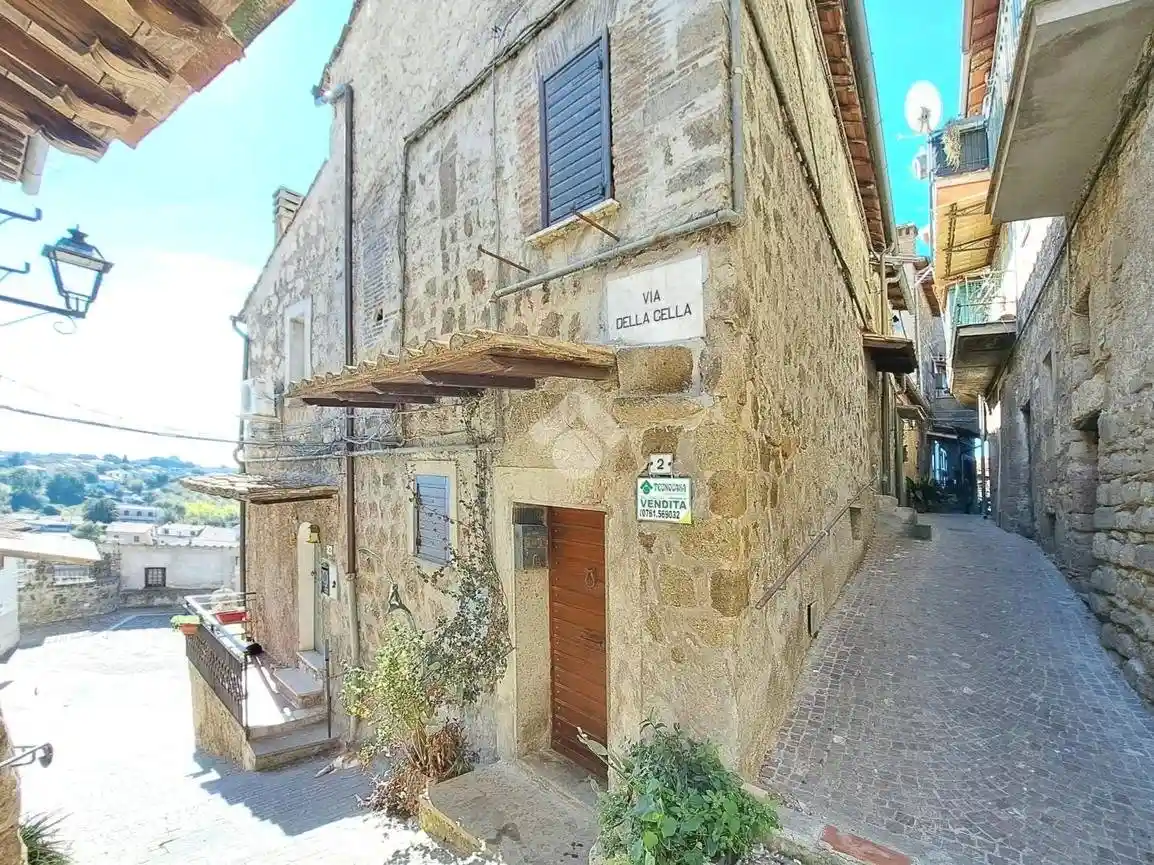 Palazzo - Edificio in vendita a Fabrica di Roma