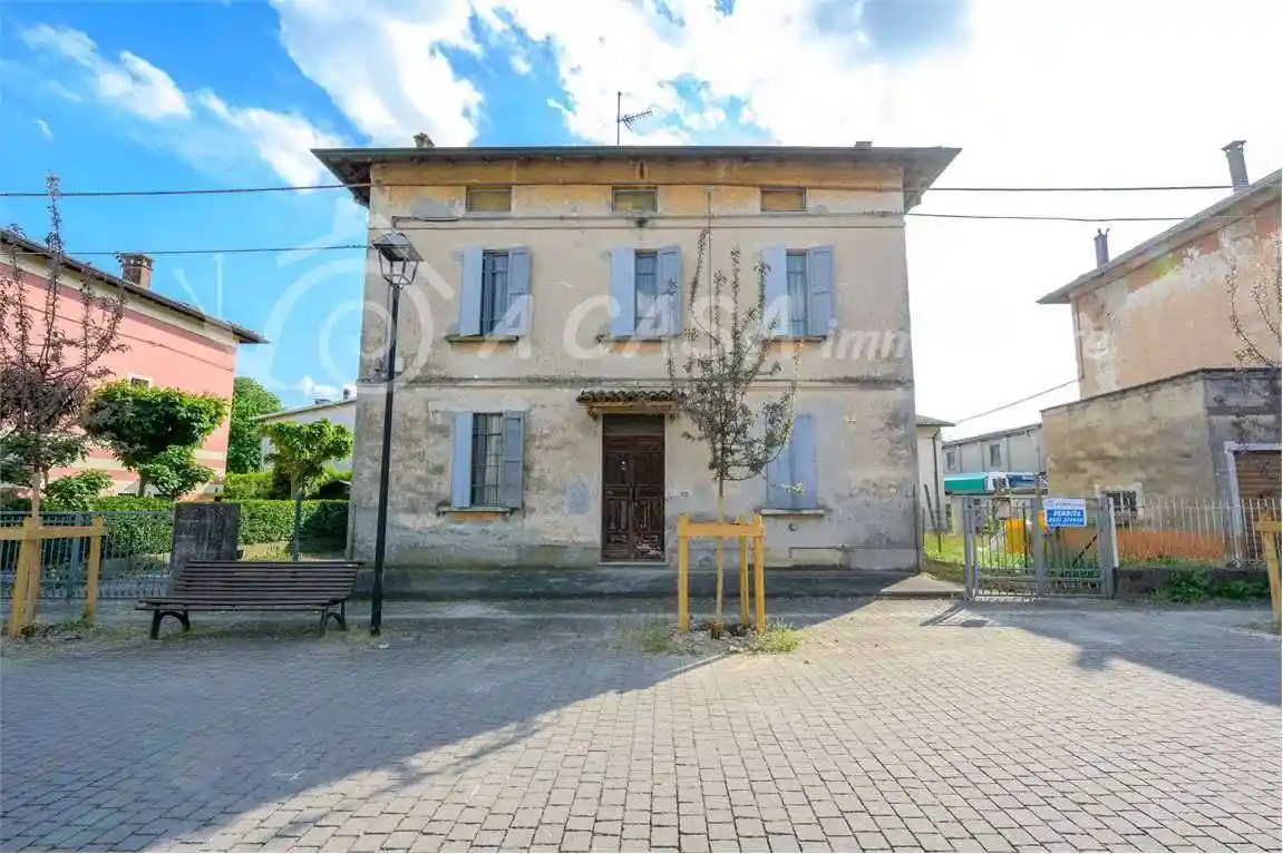 Casa indipendente in vendita a Polesine Zibello