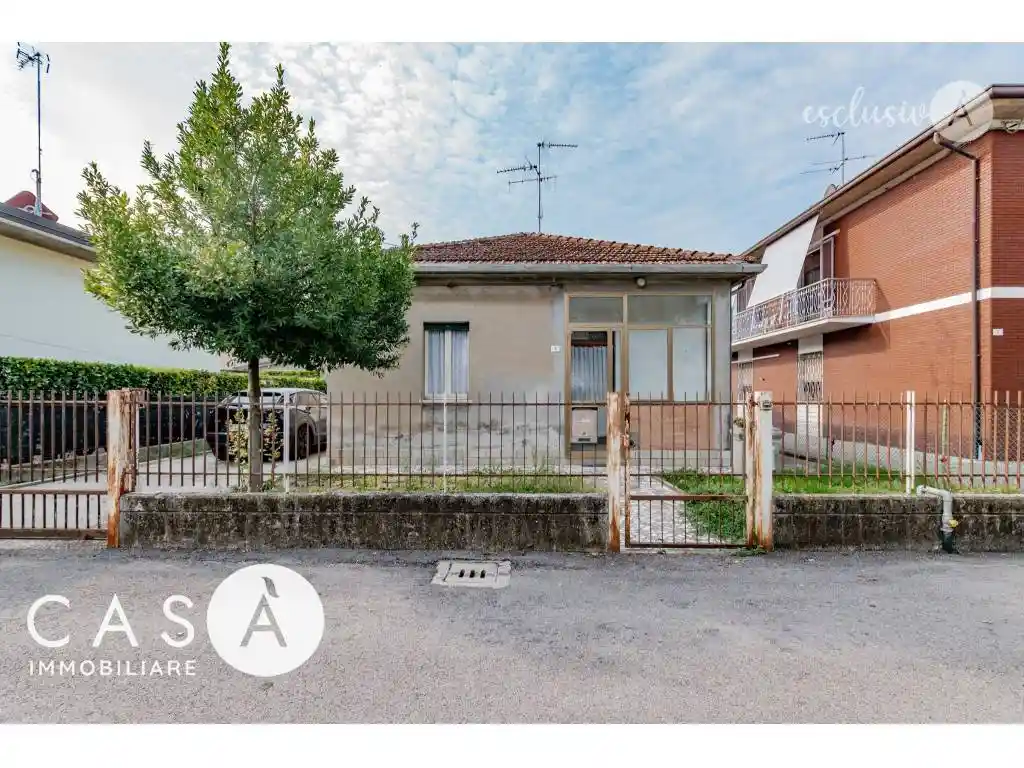Casa indipendente in vendita a Forlì