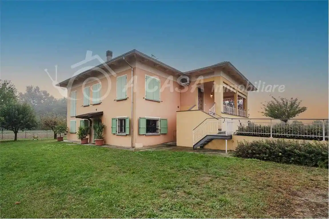 Villa in vendita a Roccabianca