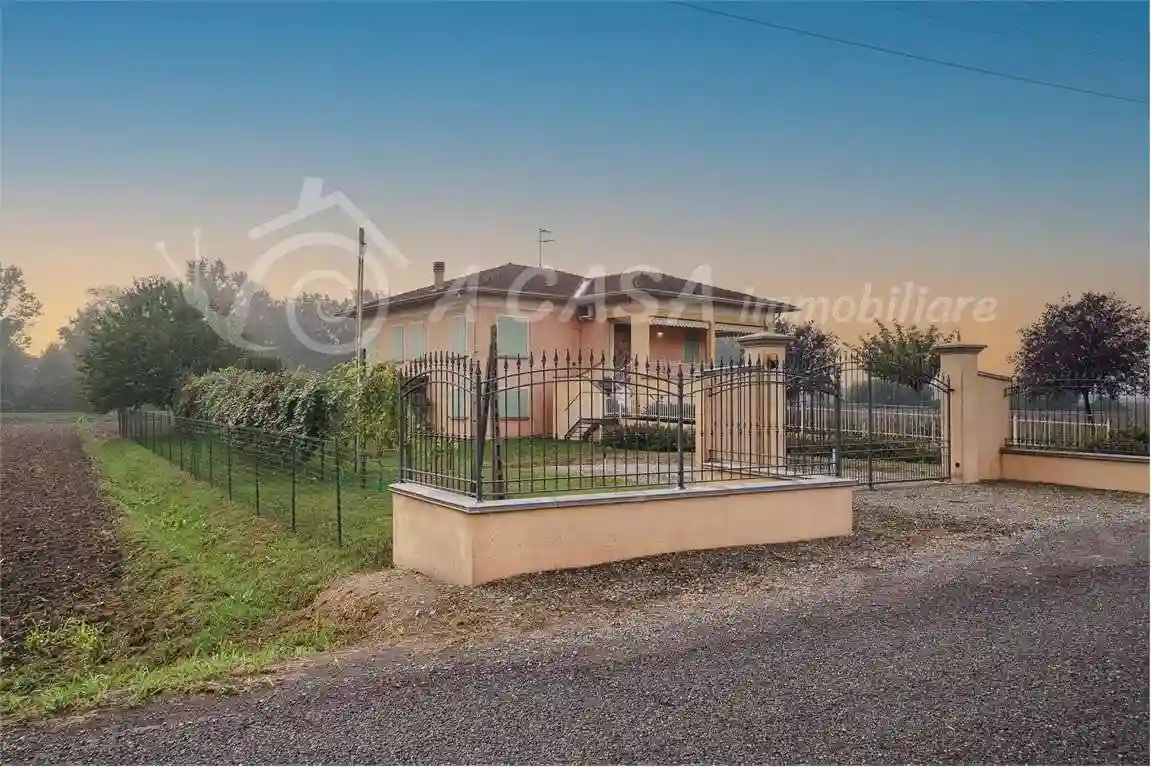 Villa - foto 2