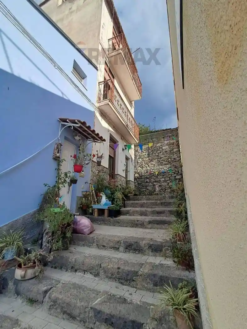 Casa indipendente in vendita a Graniti